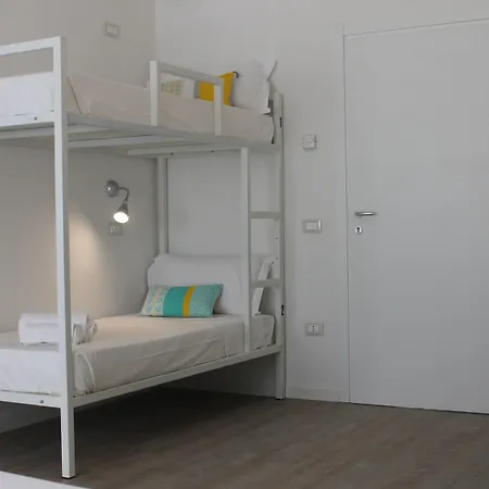 Garda فندق مبيت وإفطار 3*